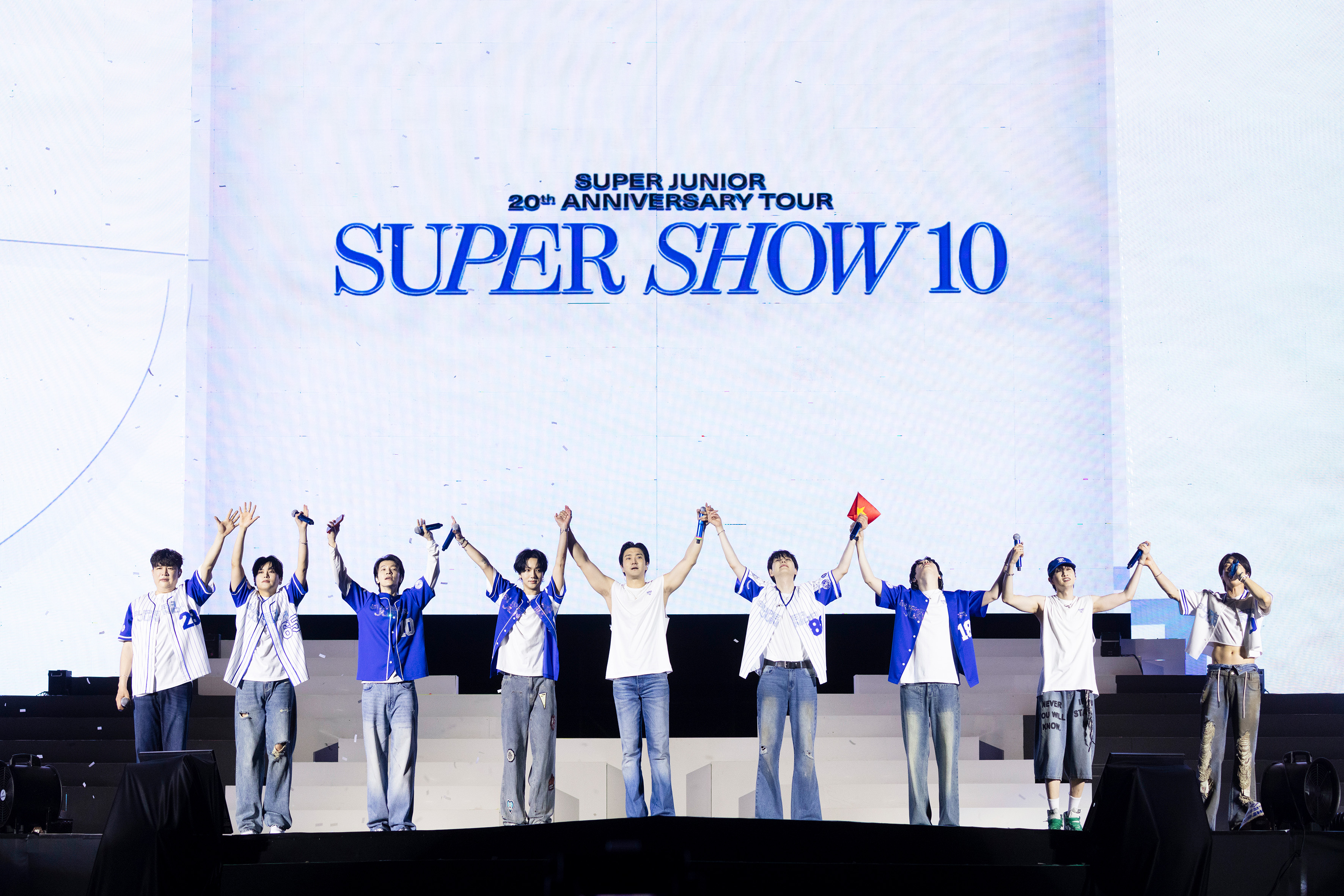 SUPER JUNIOR 20th Anniversary TOUR <SUPER SHOW 10> in HO CHI MINH CITY