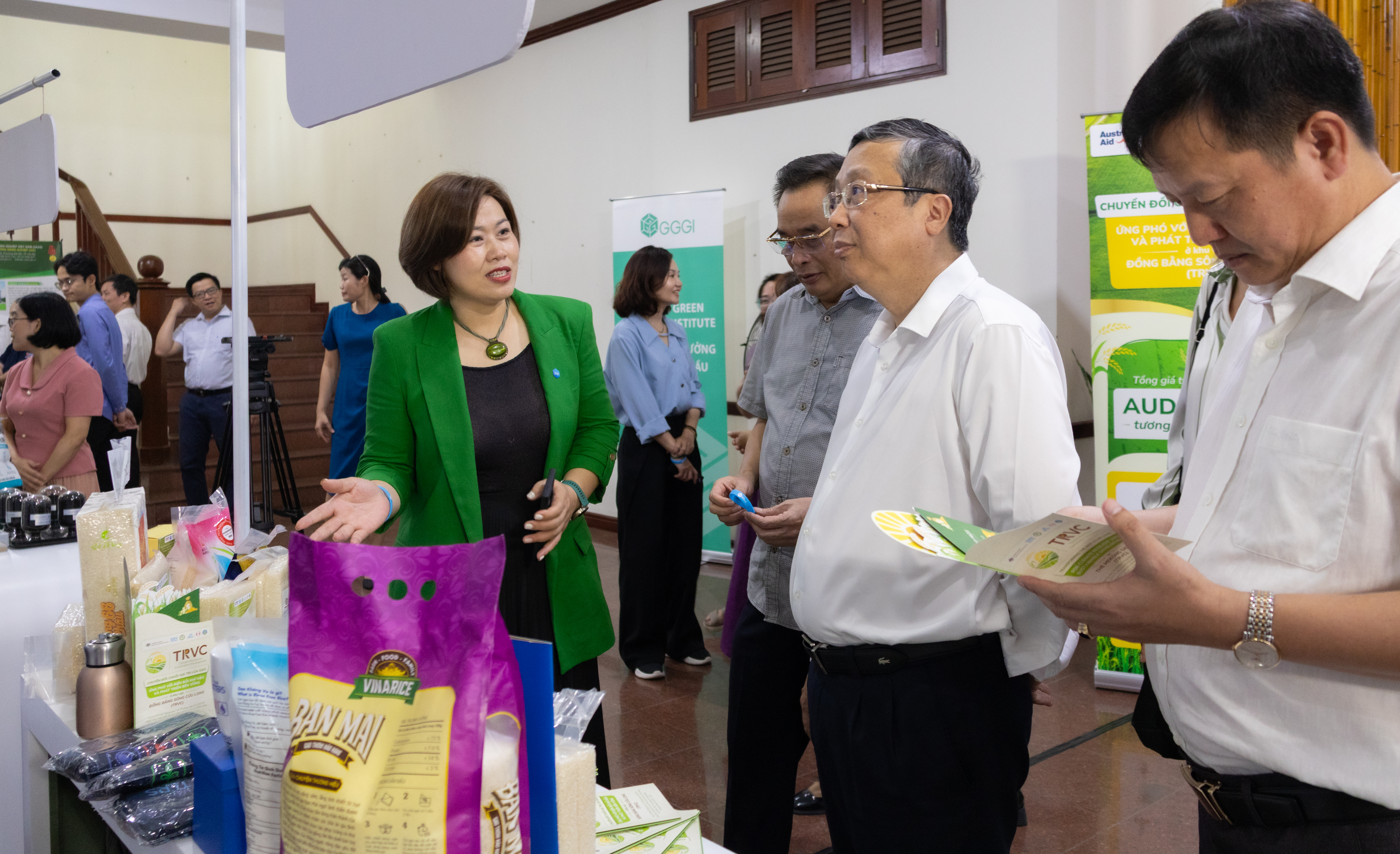 Dự án TRVC giới thiệu sản phẩm “Gạo Việt Xanh - Phát thải thấp” tại Hội nghị tham vấn Đề án trồng trọt giai đoạn mới